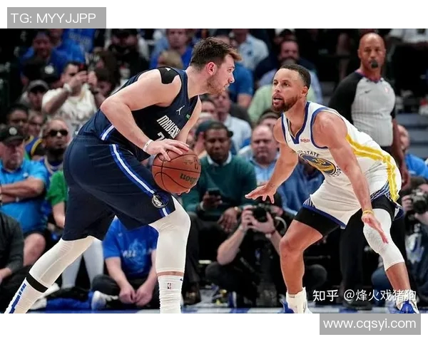 勇士与独行侠激战全场精彩瞬间回顾与分析