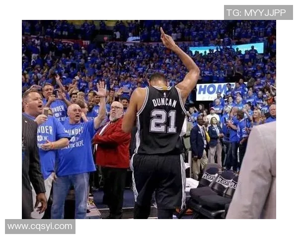 邓肯与鲨鱼的季后赛对决回顾：传奇球星的巅峰对抗与精彩瞬间